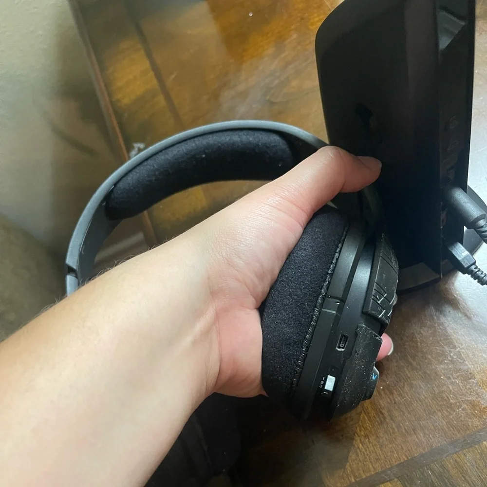 SkullCandy PS3 PS4 Bluetooth Gaming Headset with Microphone & Charging Station